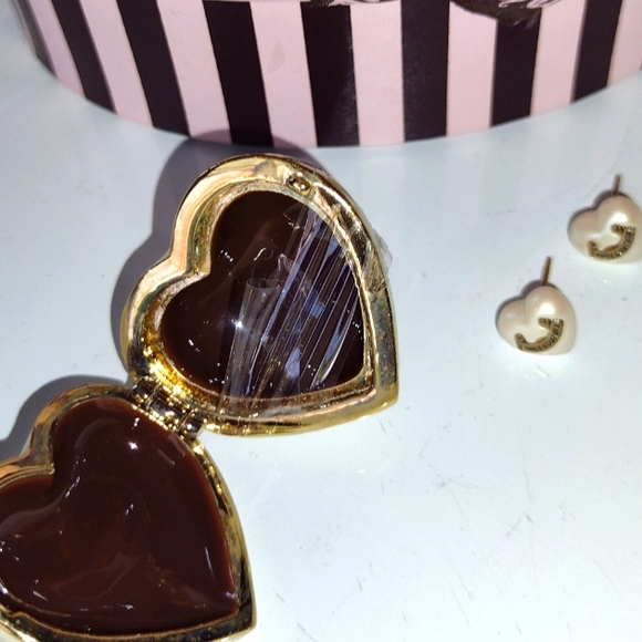 Juicy Couture Opalescent Sweet Box Heart 💝 Earrings Never Removed From 🎁 NWT - Picture 4 of 10
